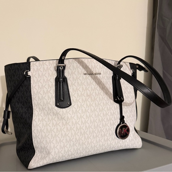 Black & White Michael Kors Purse - Picture 1 of 3